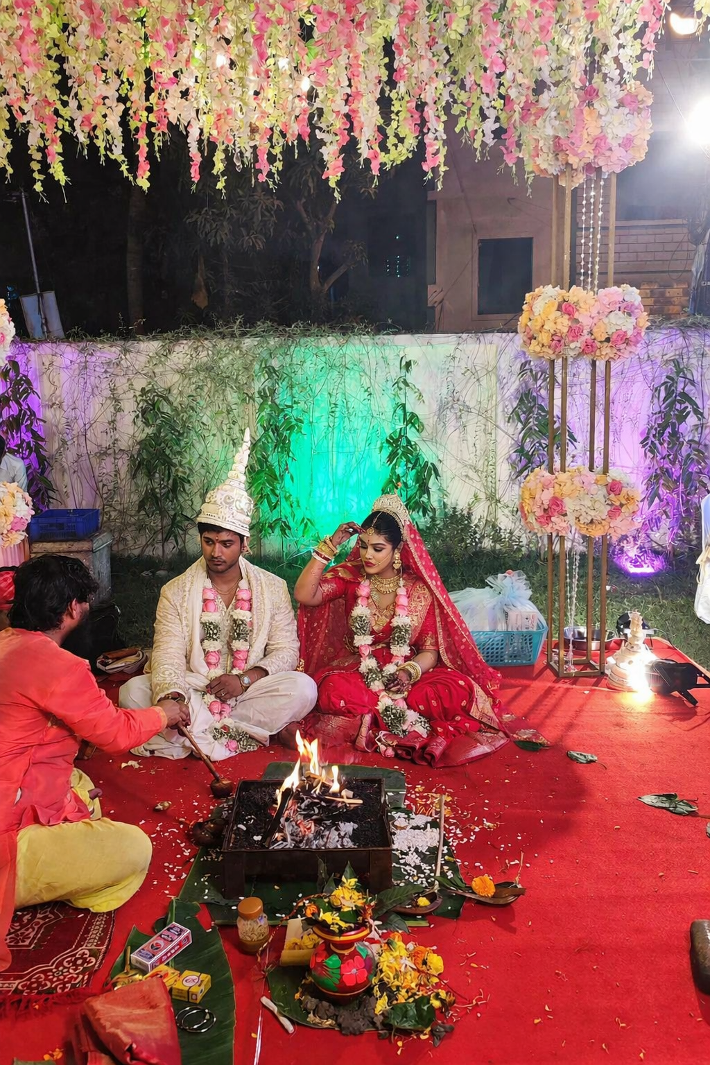 Wedding catering service in Kolkata with Bengali food and elegant wedding dining setup